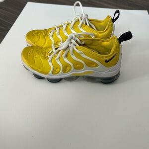 Nike Yellow and White Sneakers with Air Max Cushioning